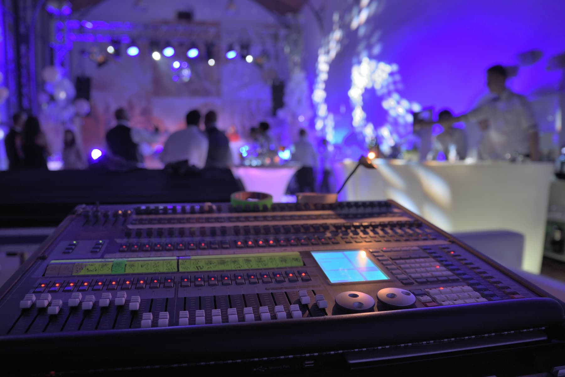 professional sound & light solutions